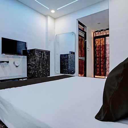 ראג'קוט Hotel O White Palace Hotel מראה חיצוני תמונה